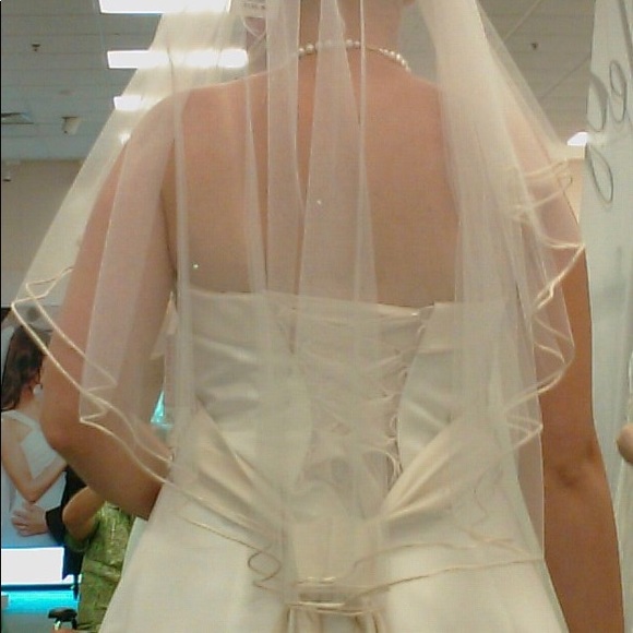 Strapless champagne colored wedding dress with matching veil and sash. - Picture 6 of 6